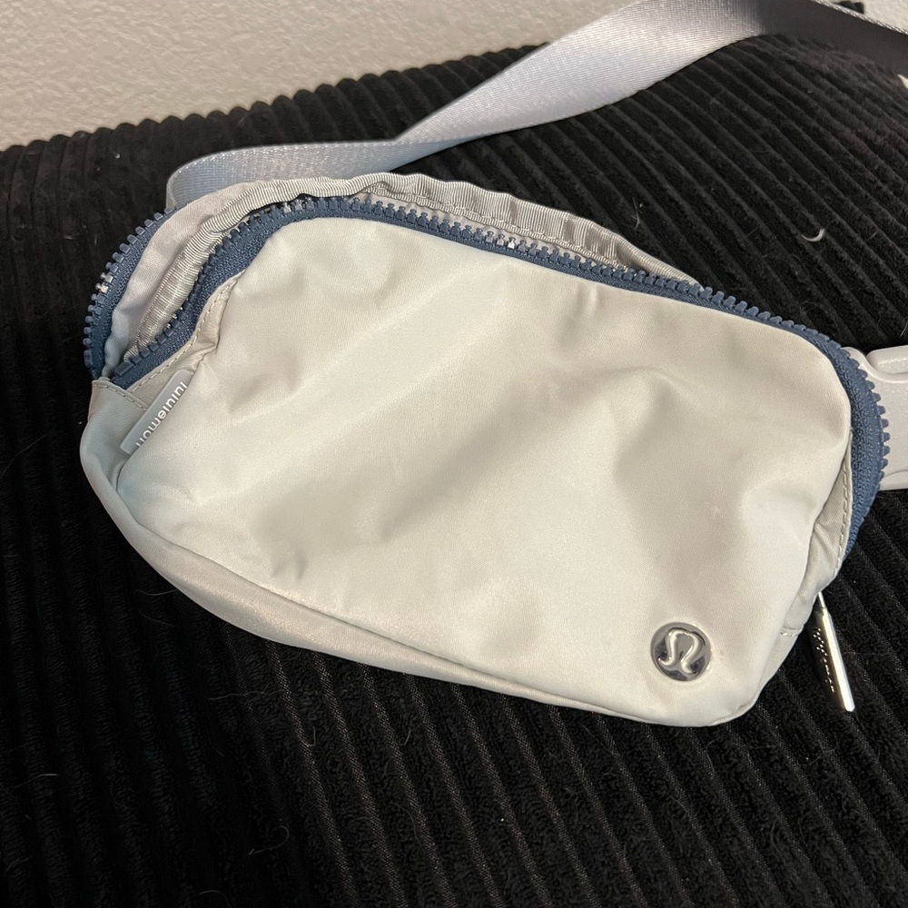 Excellent condition Lululemon belt bag